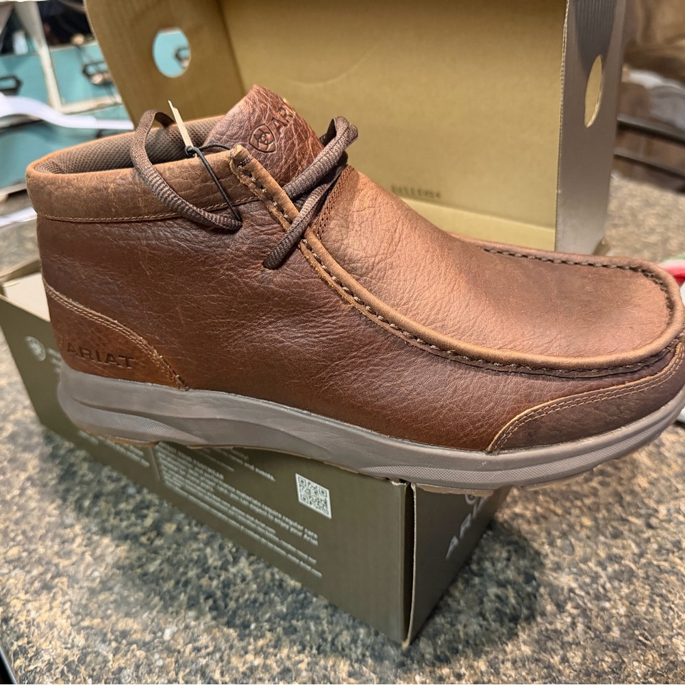 Ariat Men's Tan Chukka Boots